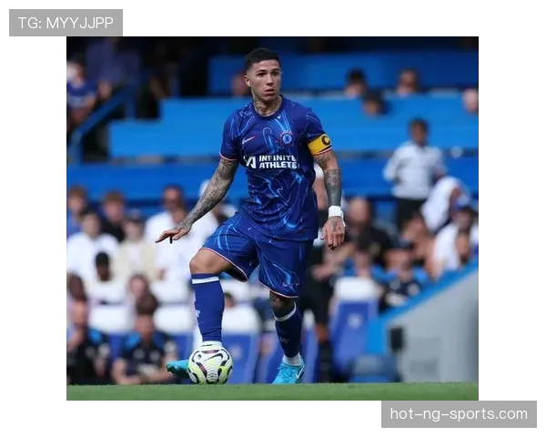 恩佐与凯塞多在切尔西中场的战术分工与角色差异解析