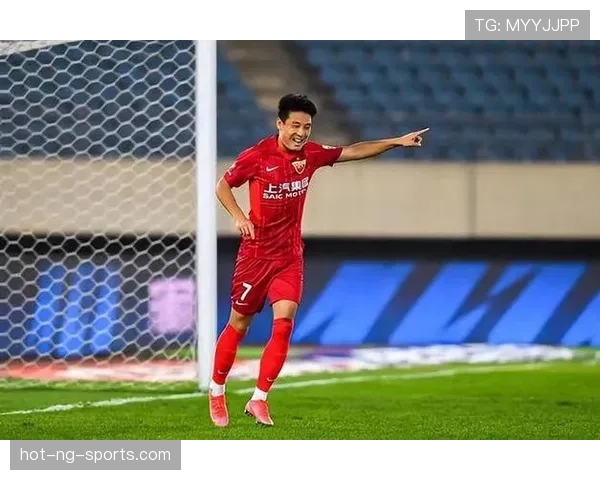 武磊一顿大餐吃得跟明星办派对似的，这工资还在说啥节俭！