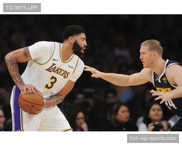 浓眉哥家里请了三个厨师专门做减脂餐，我连外卖自由都没有