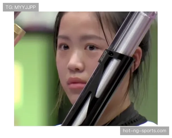 杨倩训练完顺手买了个包，这消费观也太真实了